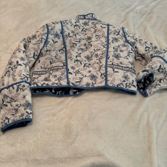 Reversible Quilted Cropped Floral Jacket Blues/White - Picture 9 of 12